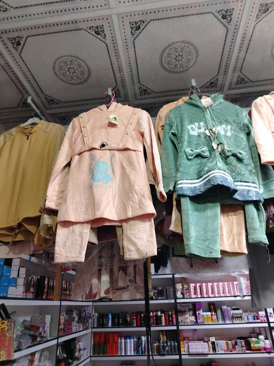 تراكات بناتي شتائي قديفة درجة اولئ
سعر التراك ب5000
المكان حي العسكري خلف الروضة


**إذا كنت صاحب هذا الإعلان وتريد حذفه لأي سبب، رجاءا أرسل رسالة إلى الدعم الفني**