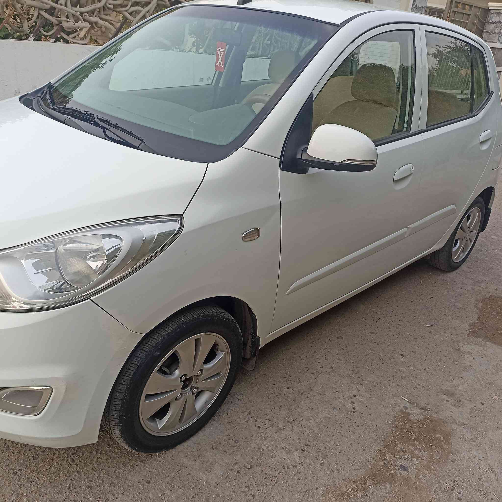 هوندا i10 خليجي ٢٠١٤ سياره على وضع الشركة مكفول من الصبغ والتبديل  جاهزة من كل شيء ادامه كاملة على السيارة جام اربعه كهربائيات اشاير بالمري محرك ١٢٠٠ ماشيه ٨٠كم حقيقي تخم تاير صدر  جديد رقم بغداد مشروع وطني السنوية شهر السادس ٢٠٢٦ 
السعر ٩٢$ وبيهه مجال بسيط 
مكان السيارة بغداد حي الجهاد 
***********
***********
