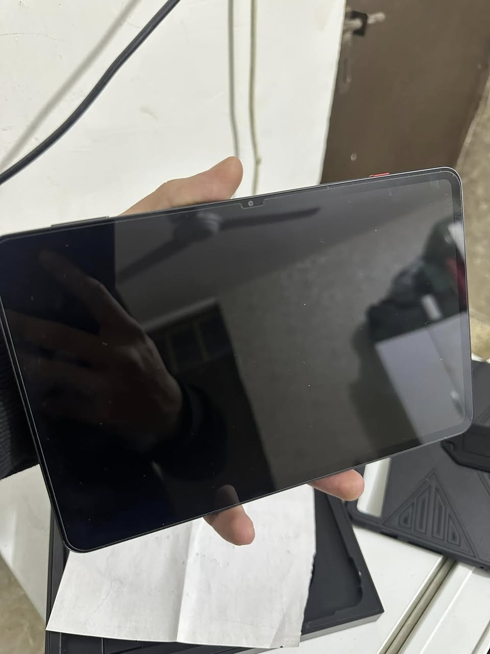 ريد ماجك استرا الجهاز نظيف جداً !
256gb 
الجهاز كامل ملحقات كيبل شحن وكارتونه ويجي ويا لزگة حماية وكڤر السعر ٦٥٠ الف 
***********
