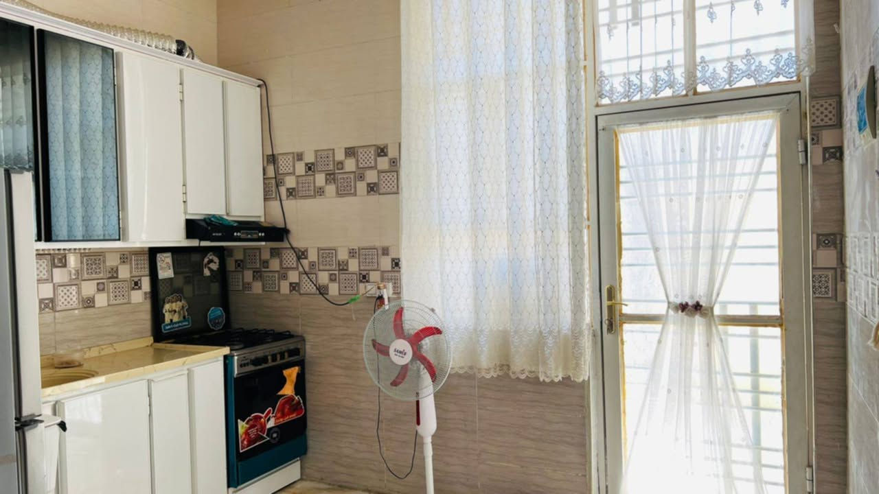 سلام بسعر 46 مليون وبيه مجال 🙋‍♂️100متر شغل جناي
#يعلن_مكتب_سماء_النجف _مقابل_قرية_لغدير_عمود282_مباشر

#بيت_100متر_مربعه بيع+ ومراوس 

#_قريبه_عله_شارع_لعام_ مسافت 250م تبليط لباب البيت 

#بيت_طابو_زراعي_سند25

#سعر_46مليون_وبيه_مجال

معه الاثاث سبالت2+مجمده+ثلاجه

+خلاطات +تانكي +سخان

بناء حديث

بناء ممتاز جدا 

 عنوان لبيت النجف 
#مقابل_ملحق_قرية_الغدير_مباشر 
يحتوي لبيت على+ غرفه1 +صاله +ستغبال +مطبخ +صحيات بلداخل +وصحيات بلخارج 

***********وتساب
