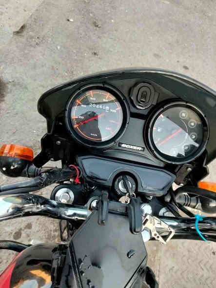 سلام عليكم 
عندي بوكسر للبيع مرقم بغداد نكليزي تحويل ثانيوم 
موديل 23 ما مشتغله دلفري ماشيه 20 الف حقيقي
استخدام شخصي منضومه زنون جديده زلغ مابيها 
مكاني بغداد الحسينيه مال راشديه شراي خابر وتدلل
ما تشتري لا تكسر بحلال العالم مكلف بل نشر هذا رقم صاحبها ***********
