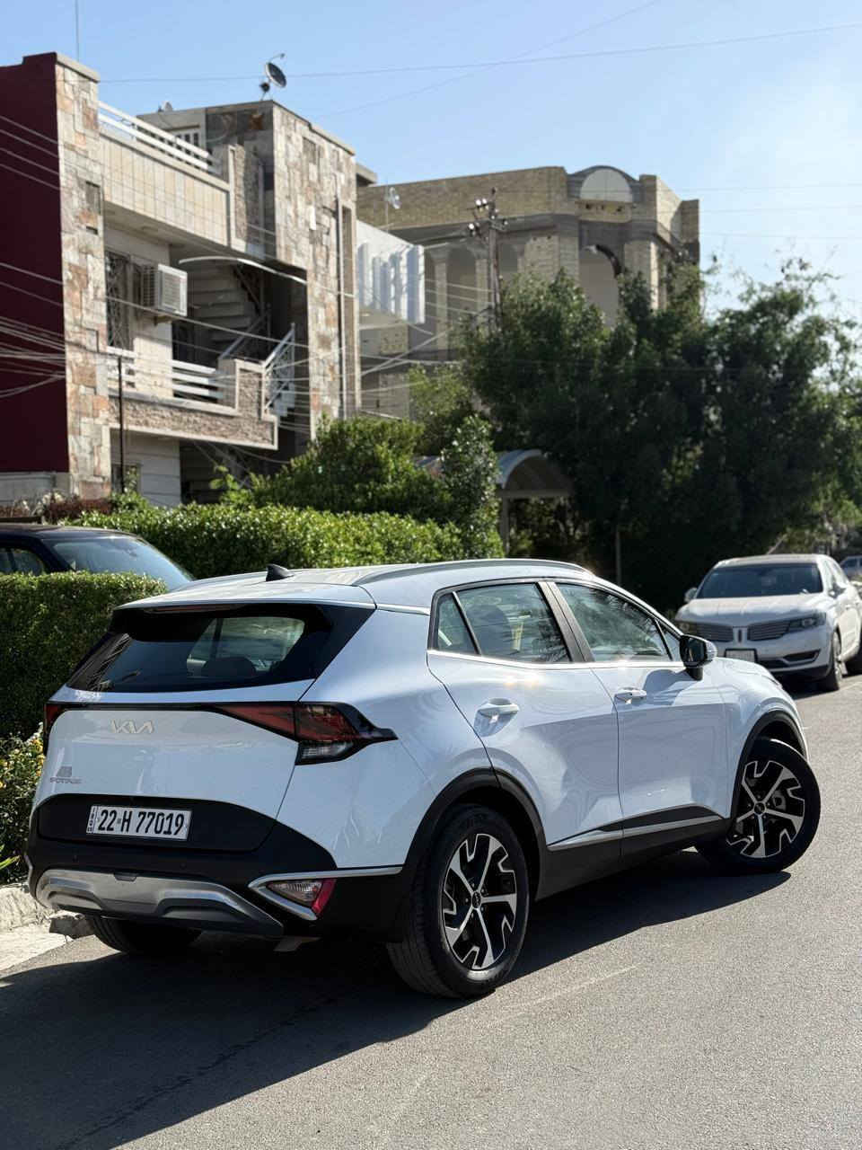 السلام عليكم ورحمة الله وبركاته
سبورتج خليجي ٢٠٢٣
رقم اربيل باسمي بشرط التحويل
مكينة ٢٠٠٠ دوش ماشية ٧٢ الف
بصمة عدد (٢) + بصمة ابواب
حساسات خلفية + حساسات جوانب بالمرايات + حساسات اطارات
٤ أنظمة قيادة
سايد بريك كهربائي
تبريد قطعتين
سبير + عدة على وضع الشركة
تحكمات ستيرن + شفتات سرعة ستيرن
شاشة اعطال مري كهرباء
لايت+كشافات+بك لايت كلهن LED
سيارة حادث مثل ما موضح بالصورة داخل العراق بدون ايرباك
كير + مكينة + تبريد كفالة
السعر ١٩٨ بيه مجال بسيط
بغداد - الامين الثانية
*********** متواجد واتساب
