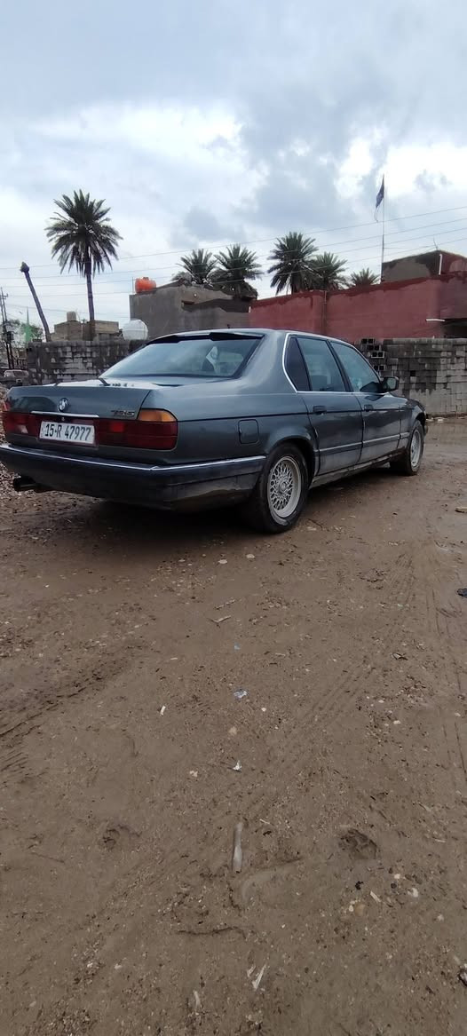 السلام عليكم  مويل 91 
سكن عالي ناصي زنون اسطاب لايت فدراليات ام الريمون 
اكزوز تيربو عالي ناصي ابو الريمون دوشماة جلد  تخم تايرات 
المكان بغداد الزعفرانية لستفسار اكثر اتصل ***********
