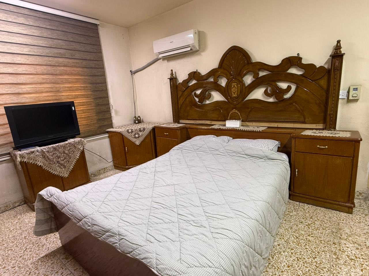 غرفة نوم نفرين  6 ابواب 
نظافة 75‎%‎
العنوان بغداد السيديه


**إذا كنت صاحب هذا الإعلان وتريد حذفه لأي سبب، رجاءا أرسل رسالة إلى الدعم الفني**
