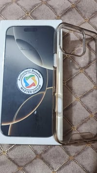 للبيع أيفون ١٦ برو ماكس بطاريه ٩٠ شرق اوسط الجهاز شخط مبي كامل ملحقاته...