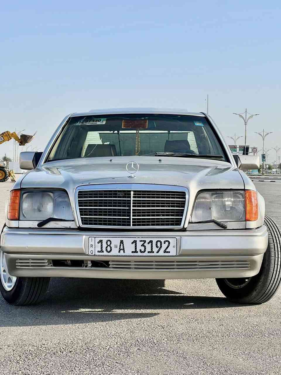 السلام عليكم
مارسدس دب للبيع 
السيارة عالبلاد مكينه قبق اسود و گير جديد 
اريل شغال 
مصبوغه عام جمالية 
رقم بابل بأسمي 
استفسار ***********
مكان السيارة كربلاء
