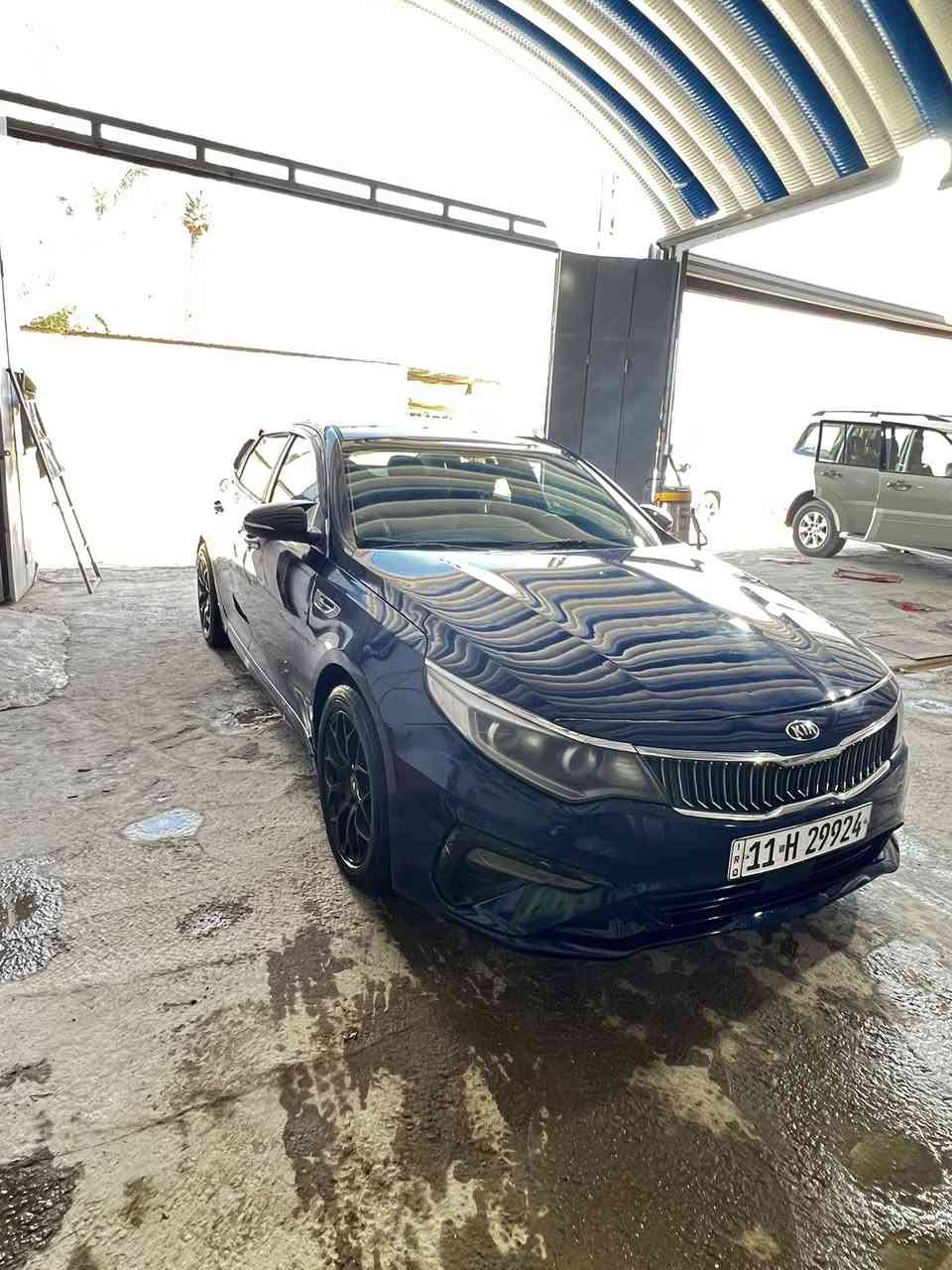 السلام عليكم اوبتما 2017 امريكي 
تراي وين ميعجبك انطي بيها ولا تنقيص ولا تبخير ولا حتى گلوب المحرك مشتغل طافي (چك انجن ) 
هزه جديده رقم بغداد الدولي باسمي سنويه 2030 تسقط
مكينه جي دي اي 2400 منظومه زينون 
بصمه شاشه مري شفط اشاير بالمري كاميرا دوارة تحكم ستيرن مثبت سرعه 3 وضعيات قيادة حداديه جديدة السيارة جاهزة من كلشي استخدامي الشخصي ما متعبها فقط دوامي 
حادثها فقط چاملغ الايسر جهة السائق والبنيد بدون دواخل وشواصي فقط ايرباك الستيرن طاگ ومبدل وبيها صبغ الجاملغ الايمن وربع باب الصدر اثر جراد مو حادث 
السيارة رايدها 122 وبيها مجال 
مكان السيارة بابل مركز مدينه 
***********
