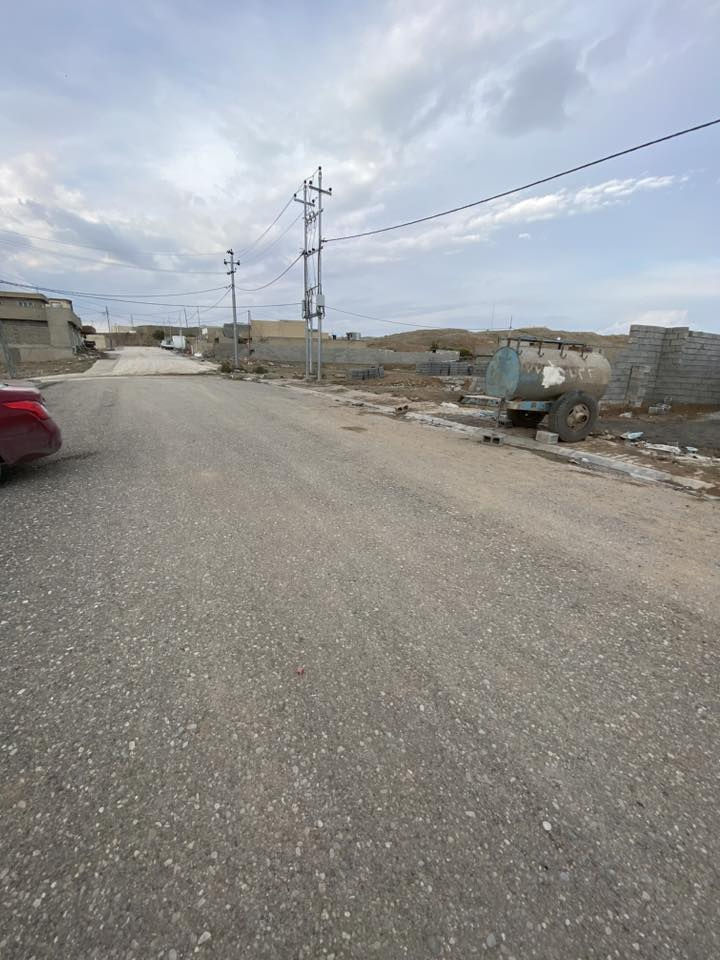 قطعة ارض للبيع…
مساحة 250م خدمات كامل موقعها خلف المحكمة مقابيل بيت ابو راشد والقطعة زراعي للاستفسار هاذا رقم تلفوني ***********
