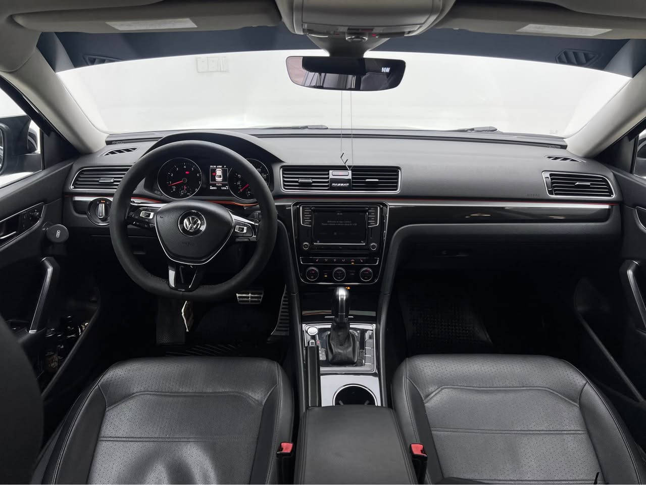 Volkswagen Passat 2019 SE R-Line 

فولكسفاغن باسات ٢٠١٩ R-Line 
مواصفات SE فول الفول

مكينة ٤سلندر+توربو حجم ٢.٠لتر
ماشية 69,000 ميل و بحالة ممتازة 

ضرر السیارة بنيد و جاملغ امامي و جاملغ خلفي بدون نقطة دواخل و ايرباك بجم کبس كلش حلوة و نظيفة 

رقم دهوك الدولي سنويه ب اسمنا
مكفوله من كير و محرك و كهربائيات

و ب سعر(138$) ورقة و بيها مجال

مكان السيارة

دهوك -معرض ارشف R-Shev
رقم51 من معارض التيرمينال 

***********
*********** دهوك, العراق
