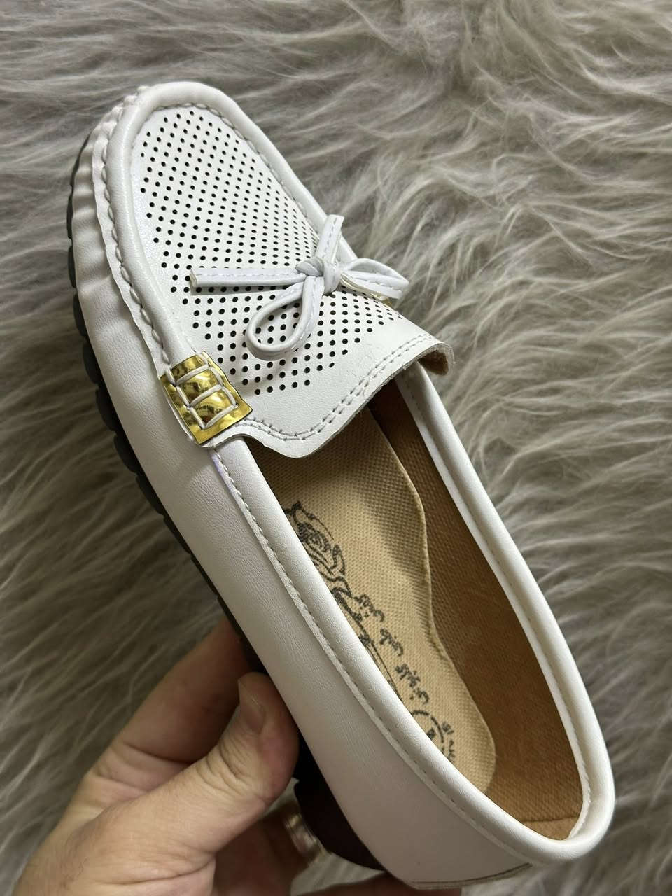 جملة فقط جملة فقط جملة فقط
لا يوجد مفرد لا يوجد مفرد
سعر الدرزن 39000 الف 
الدرزن لون واحد 12 قطعة
القياس 39-42
للتواصل واتساب ***********
