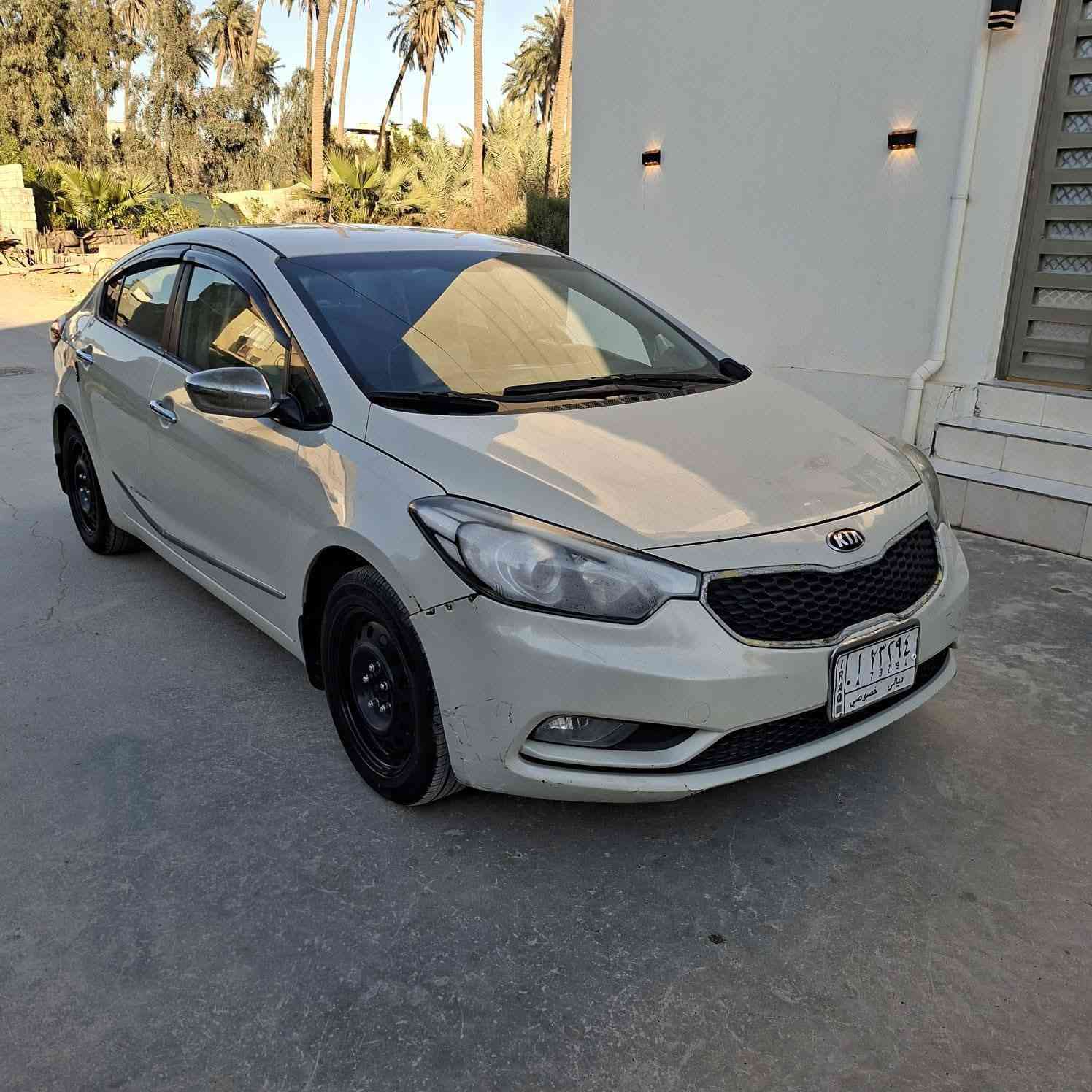 للبيع فورتي موديل 2014 السعر ٩٨ ورقه وبيهه مجال بسيط ملاحظه(٣ قطع صبغ) مكاني ديالى بعقوبه للاستفسار ***********
