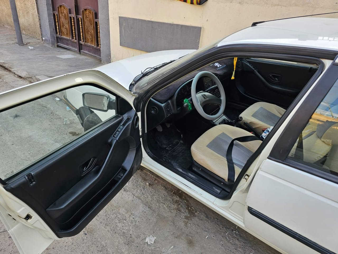 بيجو موديل 2009 لليع سيارة مال البيت نظيف معنى الكلمه ماكنه كير فرنسي لوك تبريد خير من الله الي يريد يخابر*********** مكاني بغداد
