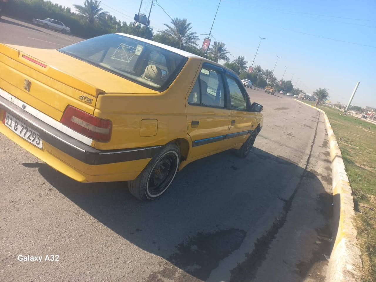 السلام عليكم بيجو 2012  السعر 30 بيها مجال حق الجيه السياره باسمي رقم بغداد انجليزي مصفره غرامات وهيئه تحويل  سياره جاهزه اي نقص ما بيها كفاله عامه مكلف بالنشر الاتصال على الرقم  واتساب ***********
