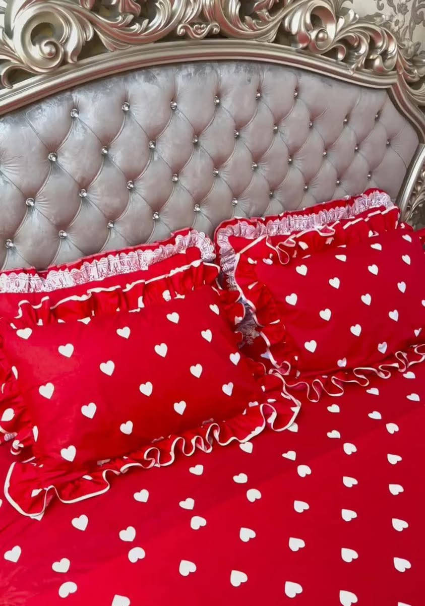 فرشات عيد الحب 😍😍
متوفر هلنقشات كميه محدودة 💥💥
نشتغل حسب الطلب🖤🦋 
☺️☺️شنو اليمنعج اترتبين غرفتج بهيج فرشات الخامه الاصليه 👍  ❤️ 
يتوفر لدينا توصيل،للجميع المحافظات العراق❤️ للاستفسار على خاص او واتساب ***********
