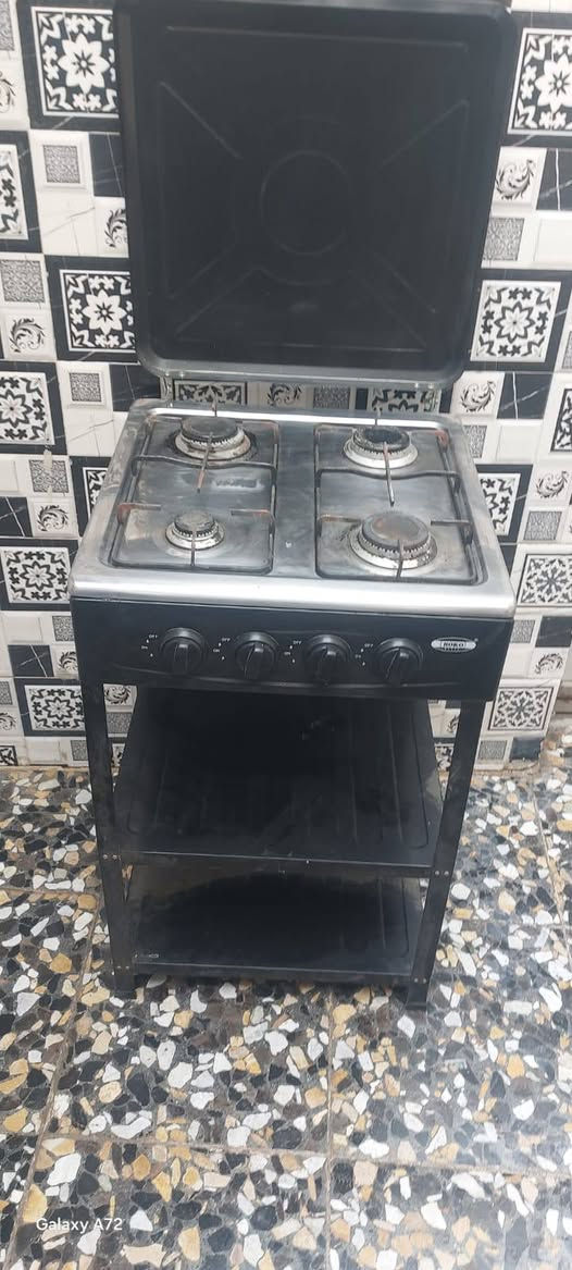 السلام عليكم اغراض بيت للبيع نظافه فول تخم ديؤان11مقعد ميز مكتب عدد 2كاملات طباخ كراسي عدد6طبلات عدد 9وطبلات خشب عدد2كاونتر مرمر قطعه 1بغداد مدينة الصدر ***********
