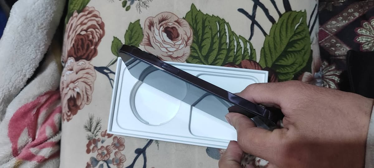 السلام عليكم.14برو ماكس دبل سيم كارت شرق أوسط ذاكره 256.ااجهاز نضيف حيل نضافه 100.100الجهاز الله شاهد برغي ما مضروب عله حاله الوكاله حيل نضيف الشراي سعره خاص للاستفسار ***********.رجأ الي مو شراي لا يجي
