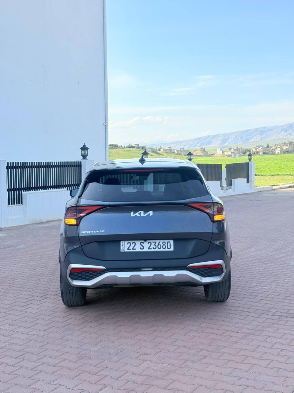 السلام عليكم 
سبورتج 2024 موديل مرقمة اربيل السيارة هزه وفحص وترقيم حديد / تحويل مباشر بأسم المشتري / السيارة وارد امريكي  ضرر فقط بوند صبغ بدون دواخل وبيهه حالوب خفيف حيل ما يبين / السيارة  بدون تبديل اي قطعة /    شواصي لغود كفالة عامة 
مواصفات نص
محرك 2500
لايت زينون عالي ناصي
Led لد نهاري 
رادار امامي خلفي ومانع تصادم 
حساس خلفي بلادي
اوتو هولد
شاشه تدعم كار بلي 
تحكات استيرن جهتين
كروز سرعة
مانع انزلاق ومانع انحدار
أنظمة قيادة متعدده 
تبريد قطعتين 
سونار خلفي 
اطفاء ذاتي 
وتوقف ذاتي 
----- 
مكان السياره عقره بين اربيل و دهوك 
*********** واتساب متوفر 
واتساب متوفر او الاتصال عالخط
كير و محرك كفالة
