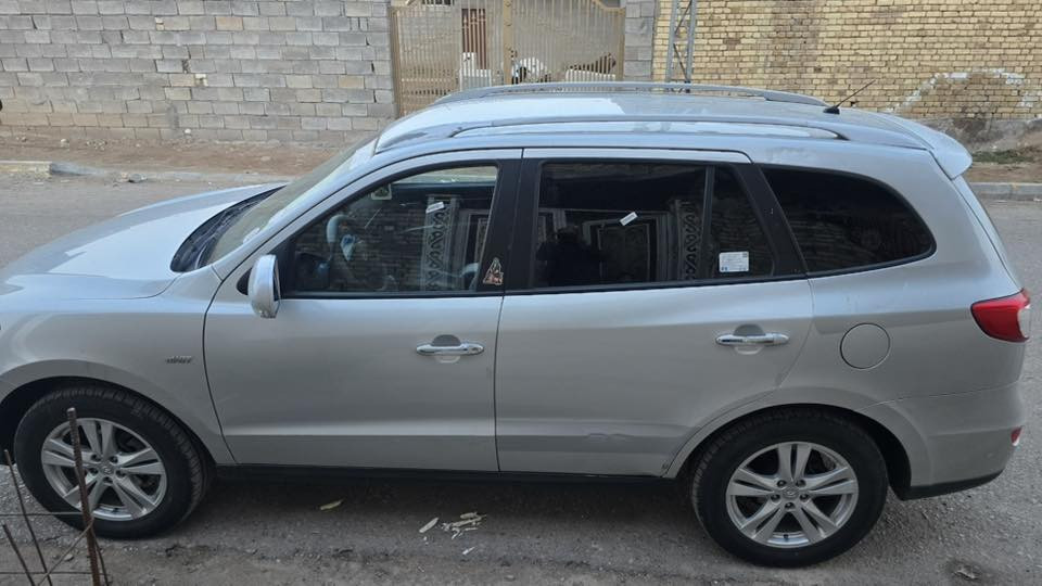 ادوات متومه
سنتافيا 2012 
محرك 4 سلندر گاز سوبر جارج 
7 راكب 
السيارة مكفولة كير ومحرك 
تخم تاير جديد قبل شهر مبدل 
حدادية جديدة 
ما بيها أي نقص 
السعر 48 ورقه 
مكان السيارة العمارة 

***********
