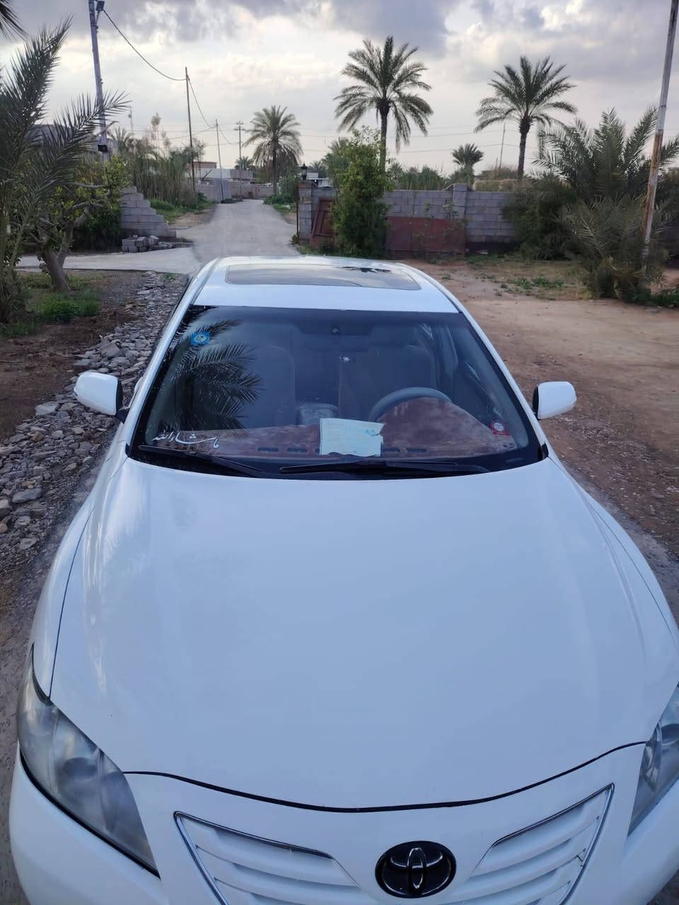 السلام عليكم كامري للبيع موديل /2008 خليجي فول مواصفات رقم بغداد اعلئ فئه GLX  واحد على واحد فتحه سقف برده خلفيه حساسات خلفيه اشاير بالمري كشن كهرباء صدر امامي خلفي جديد تخم تاير جديد كهربائيات كلها شغاله بيها فقط دعاميه اماميه/ديالى الخالص سعرها 120 وبيها مجال/***********
