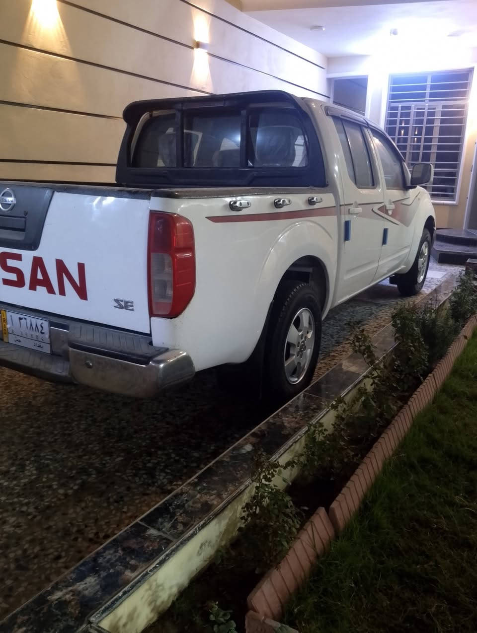 نيسان نافارة موديل ٢٠١٢ كير اوتوماتيك مكينة مفتوحة تخم تاير حدادية جديدة بيه صبغ رقم بغداد تحويل ثاني يوم السيارة كاملة كلش السعر 85 وبية مجال مكاني بغداد ***********
