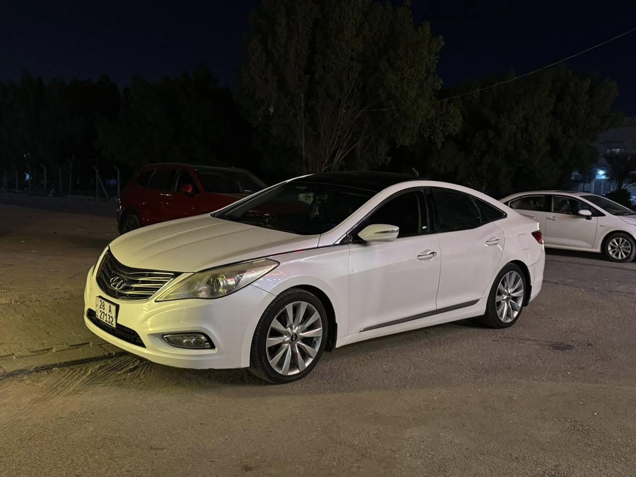 سلام عليكم للبيع أزيرا موديل2015
فول مواصفات للأخير:
فتحت سقف بانوراما
بصمة
كشنات كهرباء
برده خلفيه كهربائيه
دواخل ملكي
لدات خلفي امامي 
كأمره دواره 
حساسات امامي خلفي
شاشة لكزز
شاشة اعطال
السياره بدون ضربه فقط بيه جاملغ خلفي مرشوش بدون معجون ولسونار مرفوق بلمنشور
السعر 132بيه مجال حك الجيه مكان السياره نجف شارع المجمعات 
للأستفسار:***********
