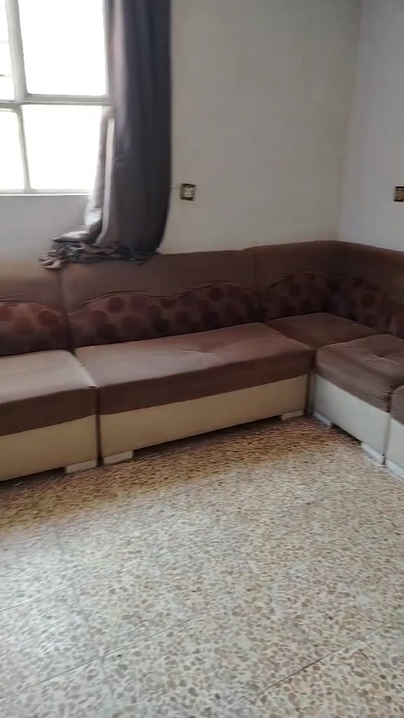 السلام عليكم
أغراض للبيع مستعجل جدا ديوان تخت نفر اوفن ثلاجة ماي مناميه ميز تلفزيون ميز وطبلات ميز صغير مبردة وصعوبات للتواصل 

***********

***********
