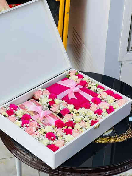 بوكي ورد طبيعي خطوبة🤵💍👰سعر الورده الفين فقط خليك مميز واهدي من تحب اجمل بوكيهات الورد الطبيعي🌹 ♥️ 
متوفر دفع  ماستر او رصيد اسياعنوان  ميسان/قطاع 28شارع السوك مجاور مجمع محمد الموسوي يوجد لديناخدمه توصيل 🚕 رقم الهاتف طلب السريع ***********
