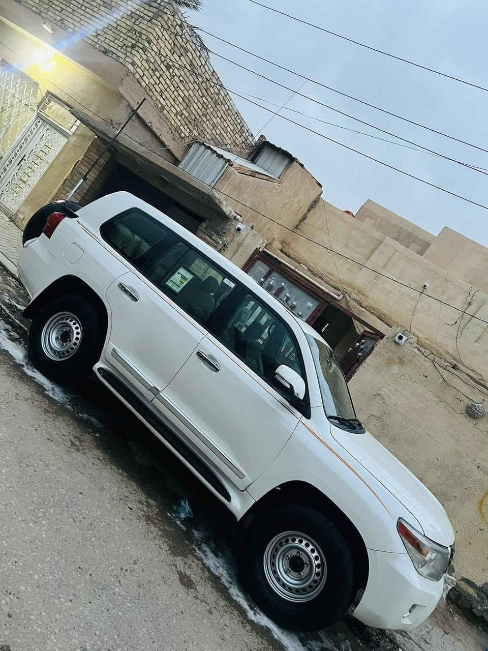 سلام عليكم
_____________________

 للبيع  لاندكروز

سنه الصنع2011

سعر 250 وبيها مجال للشراي 

التفاصيل ول موصفات

محرك6سلندر  بلادي كفاله

فول مواصفات 1/1 

بصمة ابواب وبصمة تشغيل

تشغيل عن بعد 

فتحة سقف

كشنات خزن 

كشنات جلد تدفئه تبريد بلاد

كشنات خلفيه كهرباء

منضومه زنون 

عداد ليزري

5بصمات

طفايه

جنطه كهرباء شفط

رادار امامي 

لد امامي

اشاير بلمري 

غاز بانزين سياره

ثلاجه 

حساس امامي 

حساس خلفي

كامرات 360درجه  

كير عادي سياره جديد
 محرك جديد
وحداديه جديده 
وكهربائي كلها جاهزه 

السياره مصبوغه عام 
راسلني ادزلك سوناره

سياره كلش حلوه 

ورقمها  بغداد الدولي تحويل ثاني يوم 

عنوان نجف لاشرف 

اتصال وخادمك 
***********
