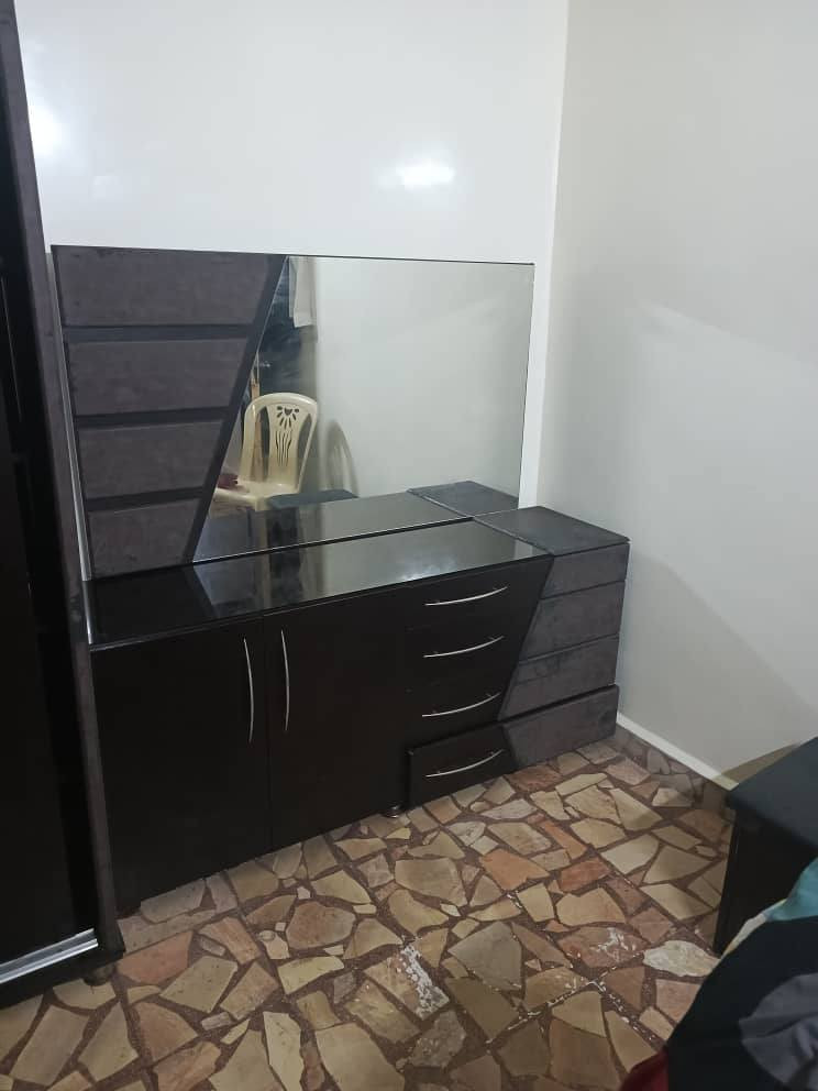 #غرفة نوم ميلامين ١٨ برا جوا  #مكونة من ٥ قطع تخت عنبر #ميلامين ١٨ ملكية ونضيفة #جدا مع الفرشة بسعر حلو #للتواصل خاص فقط


**إذا كنت صاحب هذا الإعلان وتريد حذفه لأي سبب، رجاءا أرسل رسالة إلى الدعم الفني**