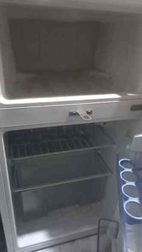 ثلاجه نظيفه • ما داخله تصليح • البصرة قضاء الدير