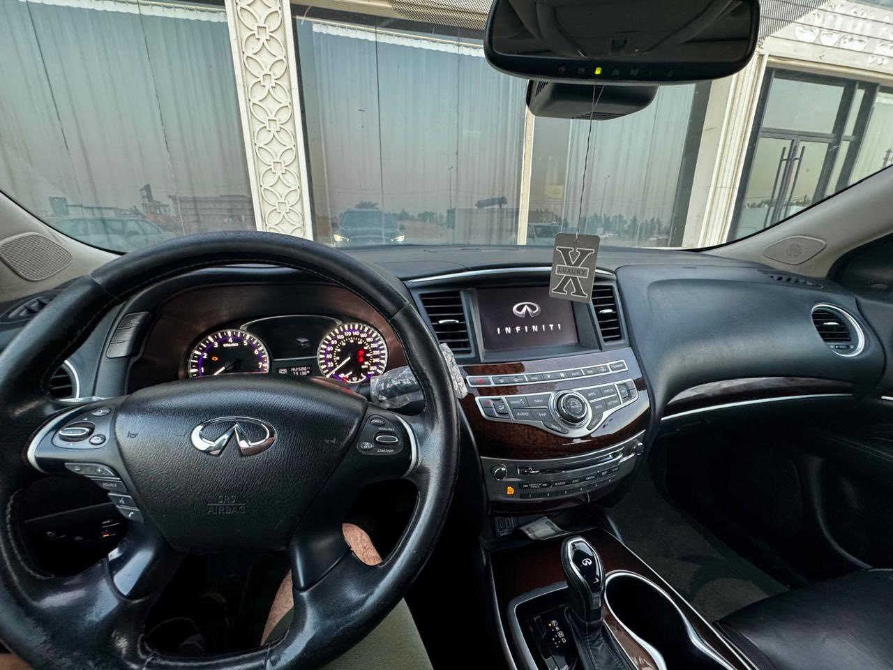 السلام عليكم :
انفنتي QX60 موديل 19 استخدام شخصي
رقم بغداد من المالك مباشر / دخول 2021
محرك 3500 سبعة راكب / تبريد خلفي 
جاهزة ومواصفات 1/1 معروفة بالانفنتي
حادث شخط بابين اليمين / ايرباك جهة اليمين فقط
تم تبديل القطع بلادي حاليا فقط جاملغ خلفي صبغ اثر شخط
مكانها بغداد الكرادة / السعر 220 
للاستفسار ***********
