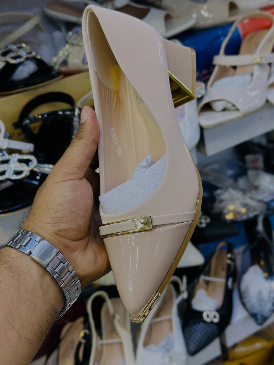 السعر فقط 10 الاف 
قياسات 37-41 موديلات تجنن وصلت اليوم 
سكوبي واحد عروض
العنوان النجف شارع العسكري كبل مقابل جملة بركات الزهراء الغذائية قرب أبو زهراء المضمد 
أوقات الدوام في شهر رمضان المبارك 
من الساعه 9 صباحاً إلى الساعه 12 ضهرا 
و من الساعه 3 العصر إلى الساعه 12 ليلا 
 استفسار  ***********
استفسار  ***********
رقم التوصيل ‭0783 513 8518‬
لايك وتعلق حلو مثلكم 😘
