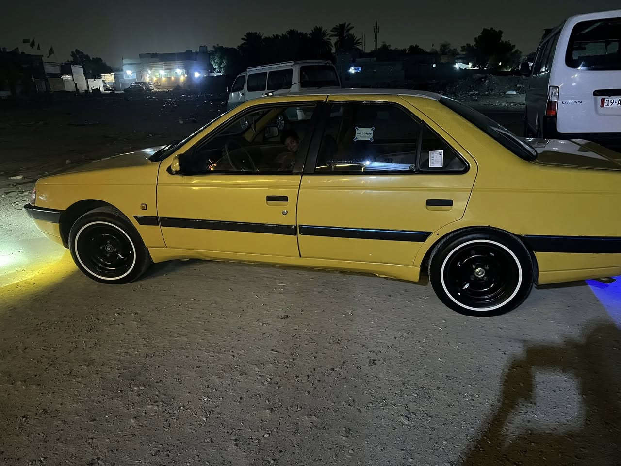 رمضان كريم
السلام عليكم بيجو لميس مديل 2012 مكينه وكير خير من الله تبريد شغال دوشمه جديده رقم بغداد النكليزي سنويه ل27 بيها هلال واحد مصلح  خشم دوس  السعر 38 وبيها مجال بغداد العبيدي ***********
