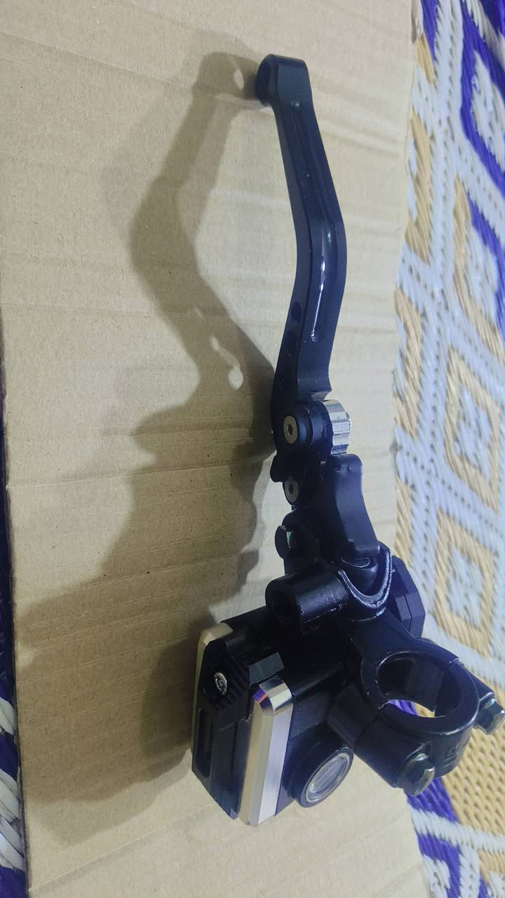 السلام عليكم
كلچ بس ما اعرف المن يستخدم بالضبط 
السعر 10 مع التوصيل كافة محافضات العراق 
@إشارة


**إذا كنت صاحب هذا الإعلان وتريد حذفه لأي سبب، رجاءا أرسل رسالة إلى الدعم الفني**