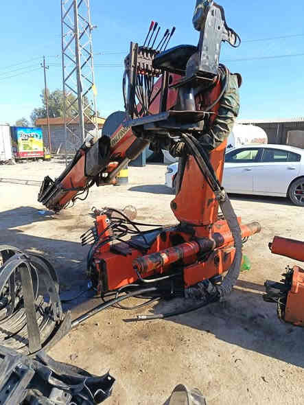 ٣سلايت دهن

رجلين مخالف

بيهه شويه لحيم بالصينية

سعره ٧٥ ورقه

***********

***********
