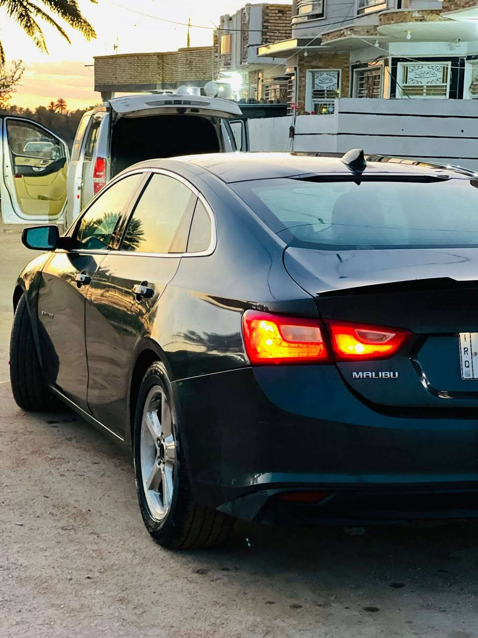 ماليبو ١٧ رقم بغداد دولي جديد مكينه وكير وحداديه تخم تاير وتبريد ثلج حادثها مرفق بالصور بيها رشات صبغ قليل بدون حادث السعر ٨٠ وبيها مجال قليل الاستفسار *********** مكانها بابل القاسم
