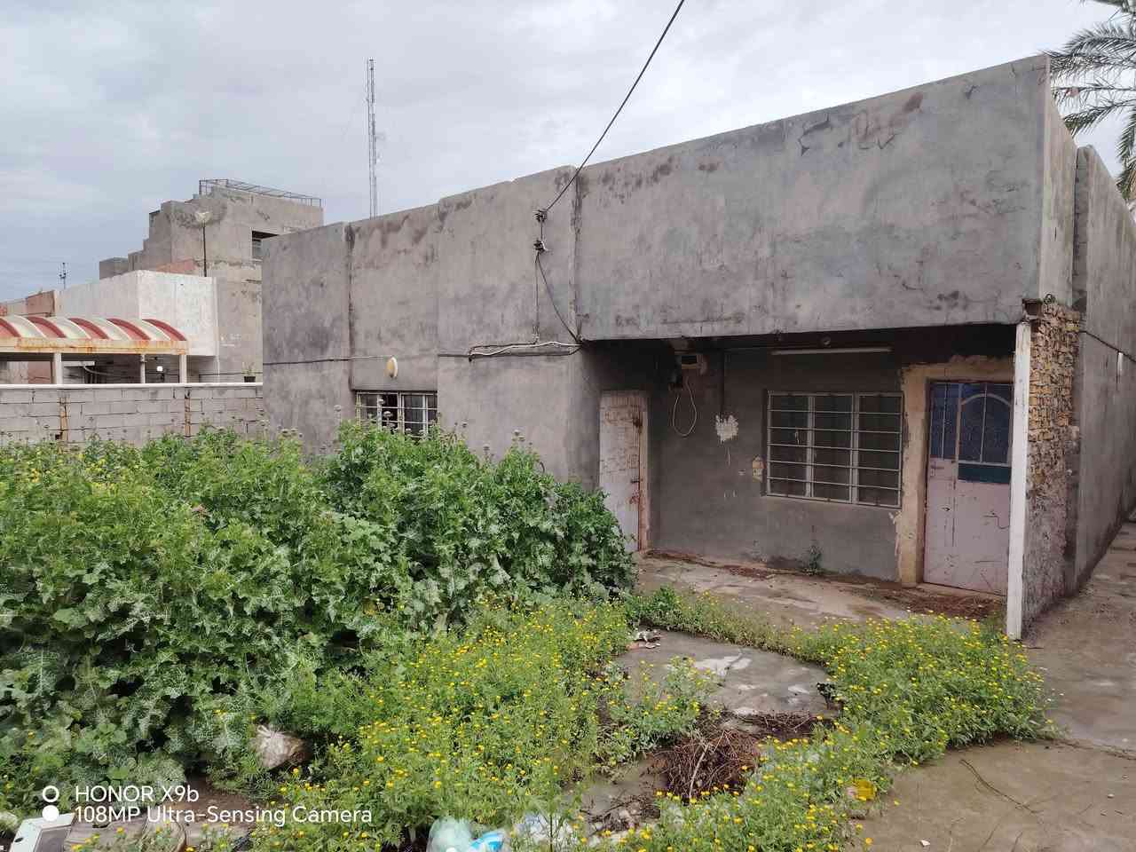 سلام عليكم دار للبيع خانقين سبعة نيسان حي موضفين طابو صرف مساحة 300 ***********
