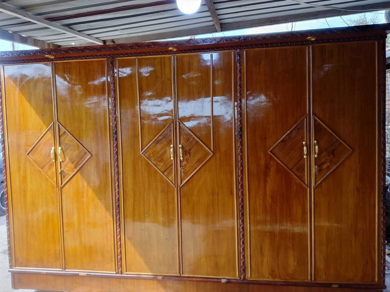 كنتور صاج 6ابواب 175قفل قفل قفل قفل قفل قفل كنتور نضيف بل عافيه عل يأخذه مكان بغداد  شعله جكوك موجود توصيل داخل بغداد ***********
