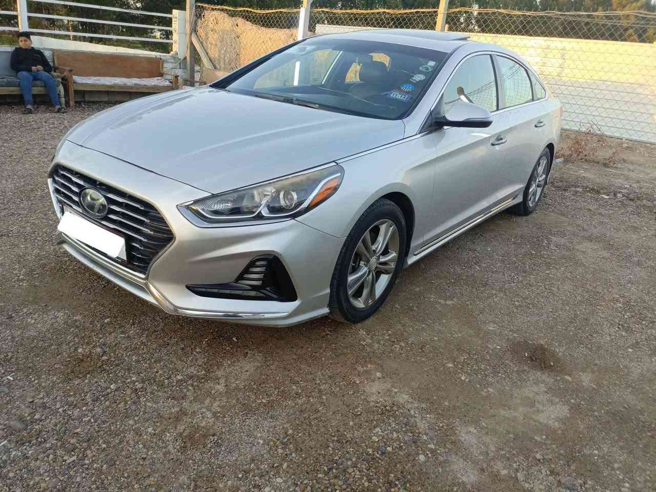 سوناتا 2018 امريكي سبورت
فول مواصفات
السياره كفاله
محرك وكير كفاله والك الفحص 
رقم انبار باسمي تحويل مباشر

السعر 143 وبيها مجال بسيط
***********
