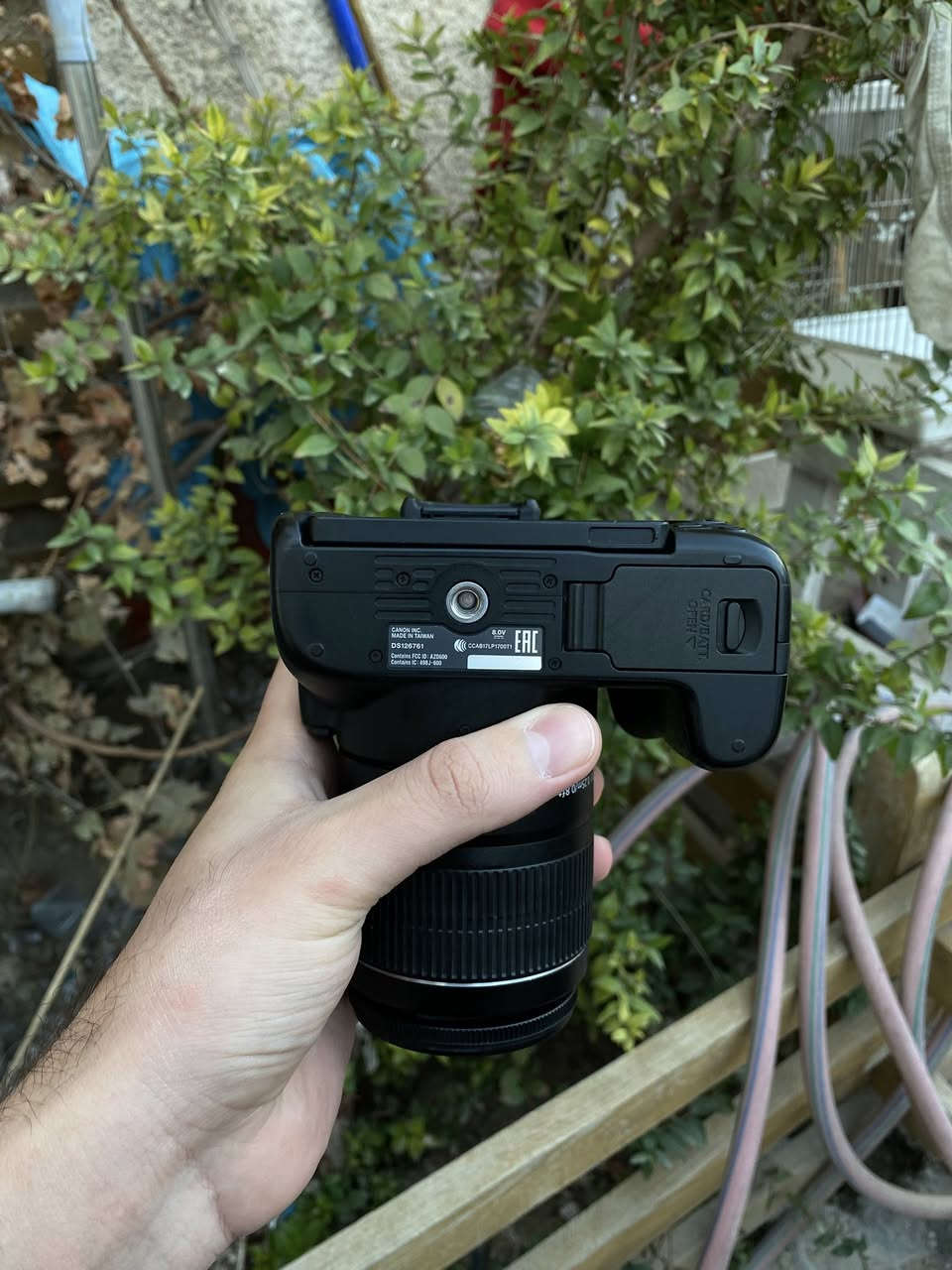 للبيع كامرا كانون 250D شاشة لمس قلاب 4K تصوير +wifi+ بلوتوث نضافه موضحة بصور 
ملحقات 
عدسه 18-55
شاحنه
بطاريه
حزام
جنطه 
السعر 600 الف وبي مجال 
مكان بغداد البنوك 
لايوجد توصيل


**إذا كنت صاحب هذا الإعلان وتريد حذفه لأي سبب، رجاءا أرسل رسالة إلى الدعم الفني**