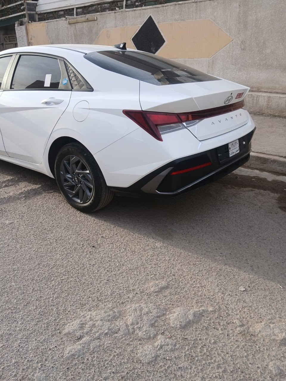 سلام عليكم افانتي موديل 2024 بدون رقم سعره 135 وارد كوري حادث جاملغ اليمنه مبدل وبنيد مبدل بلادي دخول جديد رقم الهاتف ***********
