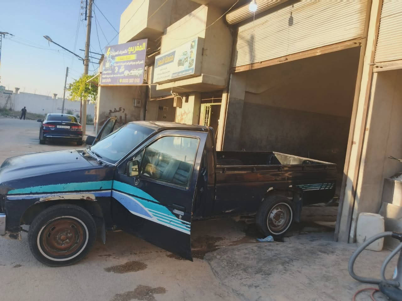بس ب 4500$ 🔥🔥
البيكاب الاكابر للناس الاكابر 😎 🔥 
🚗 للبيع: بيك آب نيسان – موديل1995 تسجيل لل2000
📌 المواصفات: يابانية أصلية– 
🎨 اللون: كحلي(فضي وبنفسجي) غطاء كحل) 
📏 المسافة المقطوعة: 483,000 كم

✅ المواصفات والوصف:
• محرك– 4 سلندر – قير عادي – اقتصادي وقوي .. جبار 
• مواصفات ياباني أصلي من الوكالة
• هيكل وكالة ودهان أصلي بالكامل  نظيف جداً – بدون حوادث
• مكيف هواء بارد جداً 
• داخلية نظيفة جداً – مقاعد جلد بحالة الوكالة فرش جديد 
. دواليب جديدة الأربعة تاريخ 2025 مامشي عليهم1000
• ممشى قليل جداً (483 ألف كم) – كأنها جديدة.. لأن استخدام منزلي وليس عمل تحت أيدينا👍🏻
• صيانة دورية
• أوراق كاملة وفحص ساري – جاهزة للنقل فوراً

🔥 سيارة نادرة بالممشى لأن أستخدام شخصي.. وضمان ماكينة +قير+شاصية 
لا يوجد حوادث نهائيا
 خالي برا جوا بخ وكالة 
للجادين التواصل ماسنجر 🔥 
تابعونا لتستفيديو من كلشي نزل و رح ينزل بأفضل الأسعار 🔥 
تابعو قناة AT CAR لتستفيدو  جميع انواع سيارات و بأفضل الاسعار 🌹https://whatsapp.com/channel/0029VbBmKXc3wtb8aARjL70m
و حابب تعرض سيارتك عنا تواصل معنا ماسنجر 🌹


**إذا كنت صاحب هذا الإعلان وتريد حذفه لأي سبب، رجاءا أرسل رسالة إلى الدعم الفني**