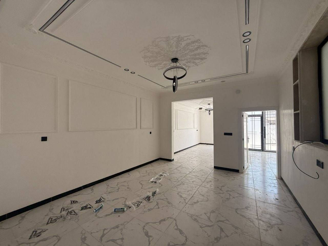 🏠 بيت للبيع في أربيل - 8 حساروك
​فرصة مميزة لامتلاك منزل "زيرو" بتصميم عصري وموقع استراتيجي قرب شارع الكورنيش.
​📍 الموقع:
​8 حساروك، قريب جداً من شارع الكورنيش.
​📐 المساحة والمواصفات:
​المساحة الإجمالية: 250 متر (125 متر + 125 متر).
​الحالة: بناء جديد (زيرو).
​غرف النوم: 4 غرف نوم واسعة.
​الاستقبال: صالة استقبال (هول) وتصميم داخلي مريح.
​المطبخ: مطبخ بنظام (حار + بارد).
​المرافق: كراج للسيارة وموقع متميز.
​💰 السعر:
​8 دفاتر و 10 ورقة ($81,000).سعر وفيديوهات وصور داخل تليكرام 👇
https://t.me/slyman777s/61 
***********
*********** 
https://t.me/slyman777s/61
https://www.facebook.com/share/1BTcB9PE1w/#عقارات_اربيل_عقارات_موصل_عقارات_انبار_عقارات_البصرة_عقارات_كركوك_عقارات_ديالي_لانه_ستي_تكريت #عقارات_سامرا_هفالان_فرمانبران_ستي_كلوبال_ستي #حي_قربو_اشتي_فيلج_هيوا_ستي_اوزال_ستي_اربيل_الجديدة_5حساروك_ازادي_نوي_مارينا_ستي
