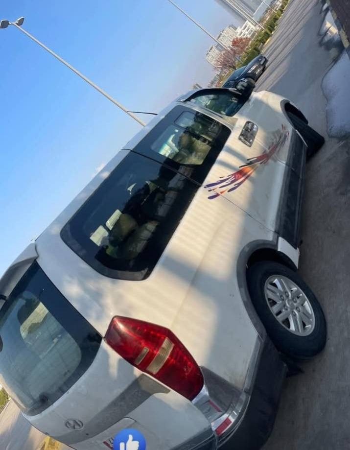 ستاركس موديل ٢٠١١ كاز رقم اربيل كير محرك اكسل بشرط محرك جديد ما بي بخار
سيارة ما شاء الله داخل و خارج حلو  
سيارة كفالة عامة بس باب سلايد صبغ                                   مكان حله السعر خاص
رقم ‎0781 384 1443
