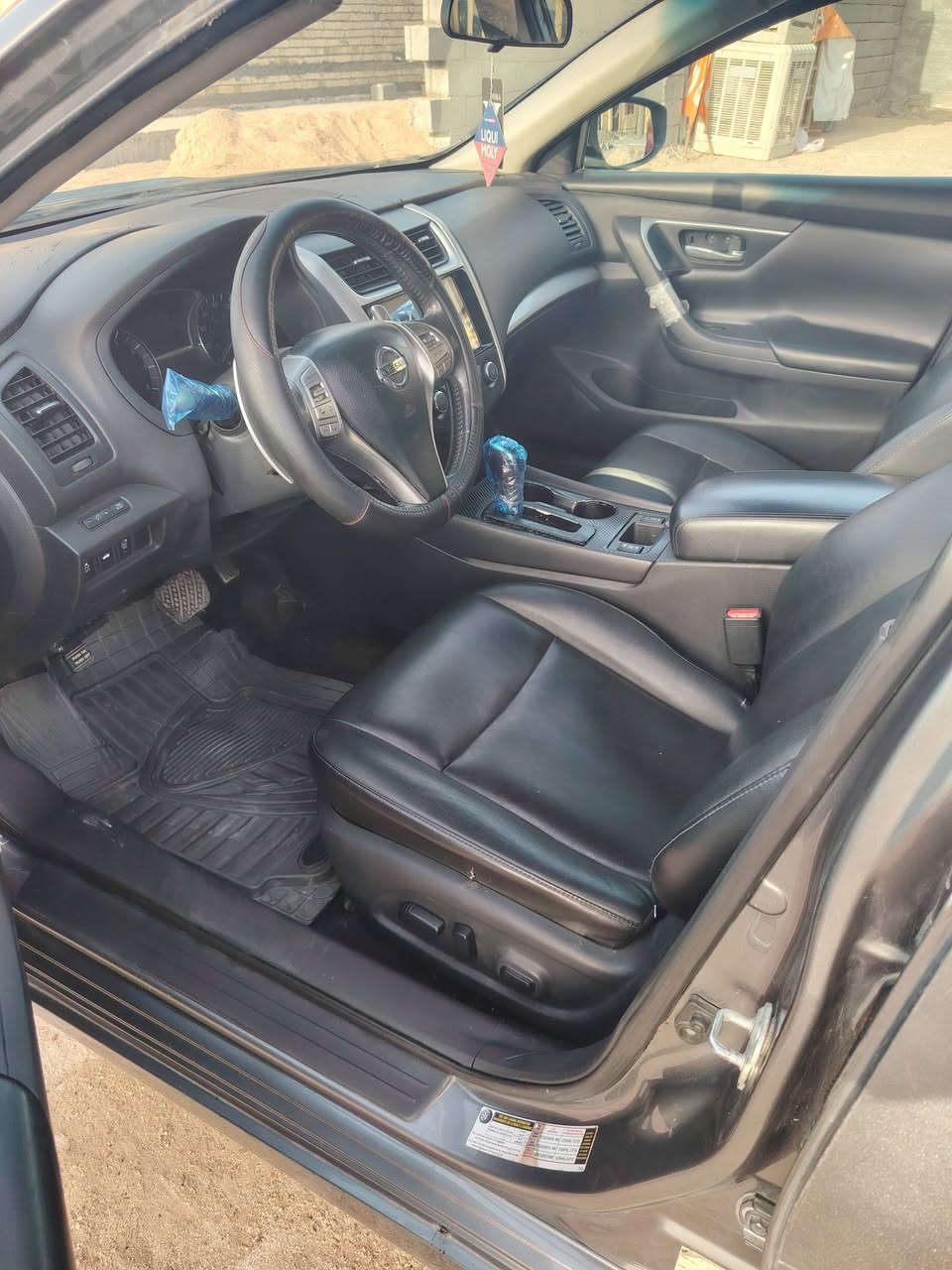 سلام عليكم للبيع نيسان التيما موديل ٢٠١٨ بيه صبغ ثلاث قطع محرك وكير كفاله السياره رقم دهوك الجديد وراعيها يمي وبيها ضرر من الأمام موصفات  SR كشنات جلد +تدفئه كشن كهرباء بصمه أبواب بصمه صندوك بصمة تشغيل تشغسل عن بعد ماشيه ٨٩ ميل مكان السياره فلوجه *********** السعر ١٠٠ وبيها مجال حك الجيه
