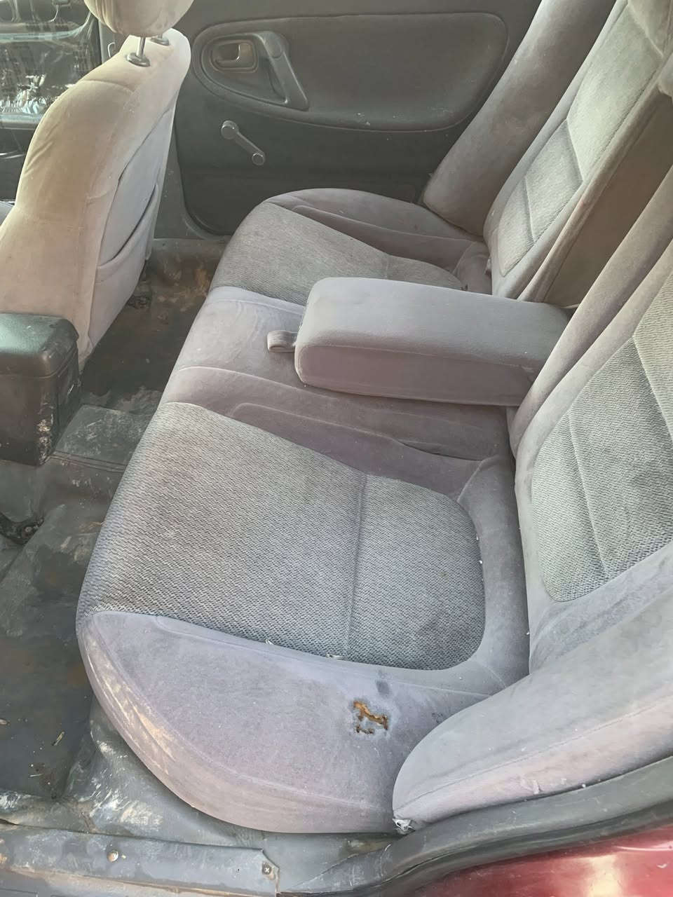 سلاو ریز بۆ هەموو لایک مازدای فاسولیا بۆ فرۆشتن سەیارەکە مۆدیلی ٩٢ وەرگەروە مەگینەی تۆزیک سەرفی هەیە گیری بەشەرتە مەگینەشەی دانگی خۆشە بەس لە ساردەی دوو گەل دەکات گیری بەناو کردەن بەشەرتە سەیارەکە بەس ماشەللەی دەوی نرخیشی ٣٥وەرقە و تۆزیک مەجال شوین هەولیر  رەقەم موبیل ***********
