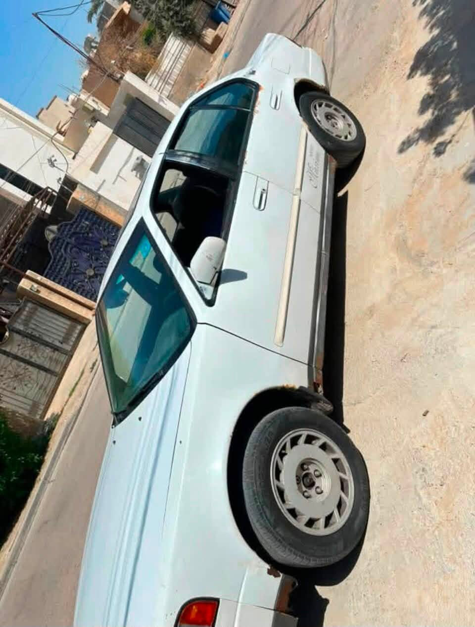للبيع فقط بسعر 32 ورقه
مكزمه موديل 1990  مكفوله من صبغ وضربه فقط بيه خياسات قليله محرك 3000 سته سلندر محرك وكير جدد كير اتو سياره جاهزه تبريد خير من الله ثلج سعر 32 مكاني بغداد السيدية *********** سنويه وارقم وهزه كله جدد اقره زين واتصل
