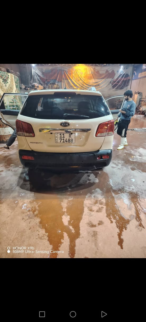 سياره سورنتو موديل 11كامل مواصفات عدى بابين صبغ جهة السائق رقم بغداد مراوس او بيع علمن سته سلندر سبعه راكب ***********
