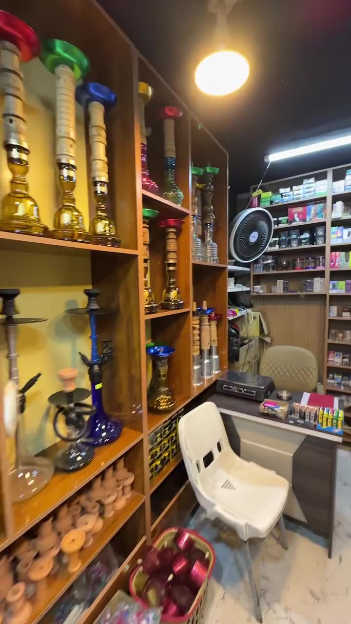 مكتب اراكيل للبيع
***********
