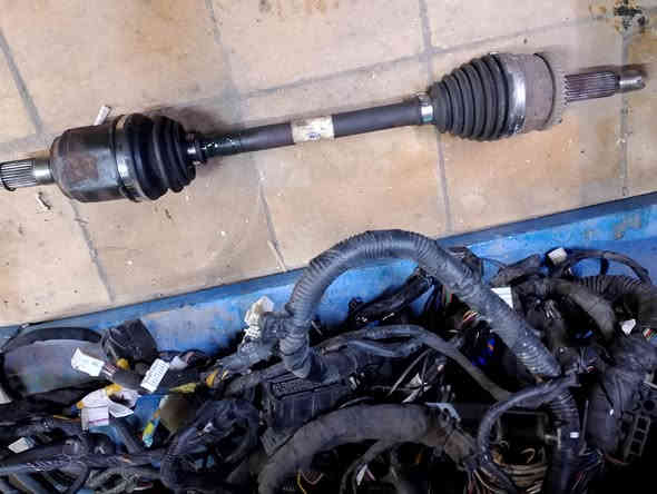 ريو + اكسنت مضلع حداده صدر
دبلات أصلي تفصيخ زوج ١٠٠ الف 
فلنجات كامله زوج ١٠٠ الف
 فرممه ٦٠ الف
 مشط ستيرن اصلي تفصيخ ١٠٠ الف 
طبلات زوج ٨٠ الف
 شمعات زوج ٢٥ الف
دبلات خلفيه زوج ٦٥ الف
اذان مكينه وكير اصلي تفصيخ 
بغداد الامين شارع المعلمين محل القسواء 
توصيل بغداد والمحافظات 
***********
